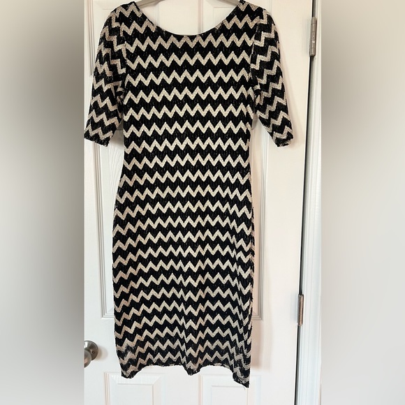 Connected Apparel Dress. Size 6 - Picture 4 of 4